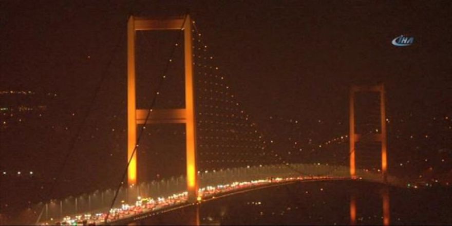 İstanbul turuncuya büründü