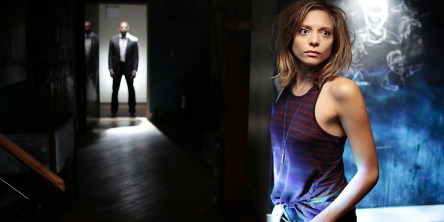 Falling Water 2. Sezon 1.Bölüm Fragmanı İzle