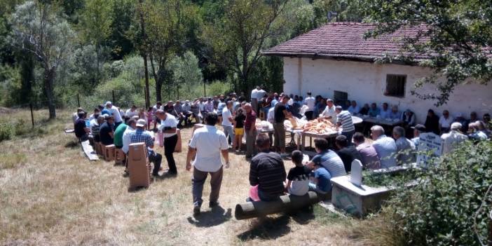 Tarihi Camide 50 yıl sonra bayram namazı