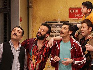 Seksenler 177. Bölüm Fragmanı-İZLE